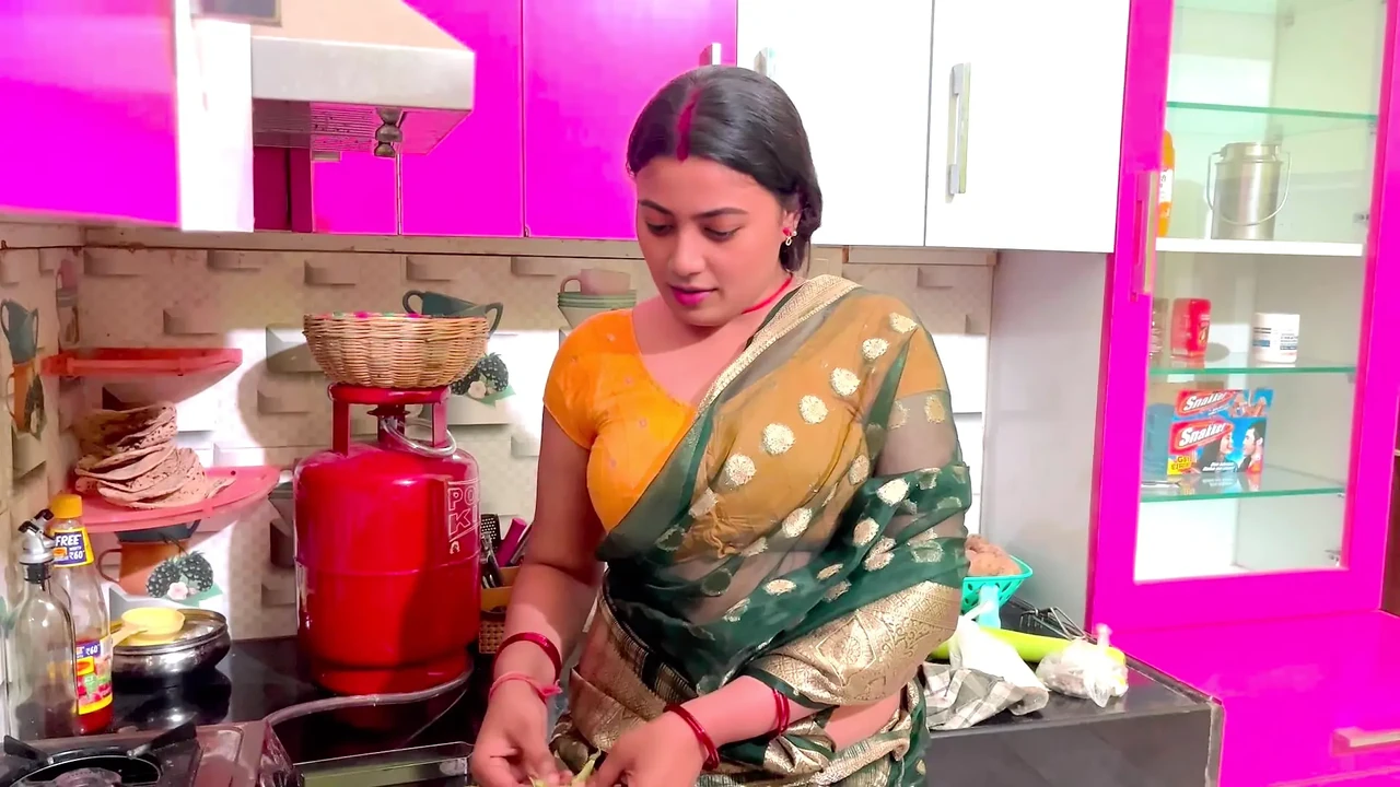 Stepmother Craves My Hardness, Missing Stepdad’s Touch In Full Hindi Video
