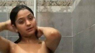 Provocative Shower Snap Of Young Pakistani Beauty Goes Viral