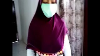 Bangladeshi Girl Arrives Ready For A Fast And Dirty Fuck