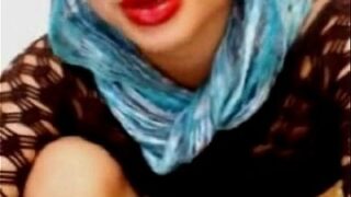 Bangladeshi Slut Gets Off On Webcam, Spreading Her Wet Cunt For The Show