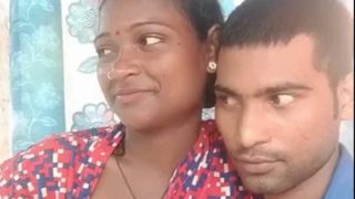 Dehati Desi Lovers Ka Nipple Chusne Aur Romance Ka Sexy Video