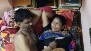 Watch The Leaked Intimate Video Of A Mature Indian Couple Getting Dirty Online