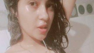 Wet Indian Teen Caught Naked In Bathroom, Leaked Selfie Exposed