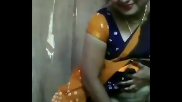 Desi Bhabhi Ki Chikni Jism, Garmi Bhare Andaz Mein Pighalti Hui