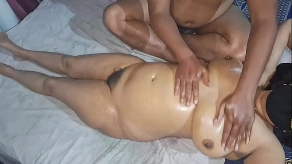 Desi Indian Hot Bhabhi Getting A Full Nude Oil Massage