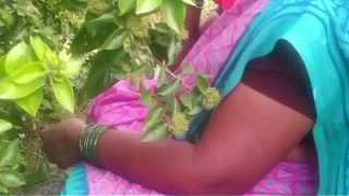 Desi Bhabhi’s Wild Outdoor Fuck In The Village