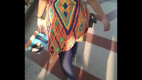Big Indian Aunty’s Juicy Ass Swaying With Every Step