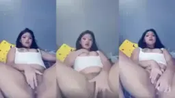 Cewek Seksi Lagi Mainin Diri Sendiri Sendirian Di Rumah, Bikin Makin Panas