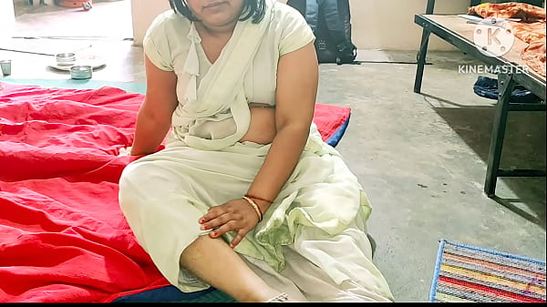 Indian Desi Bhabhi Fucking A Young Boy Like Crazy
