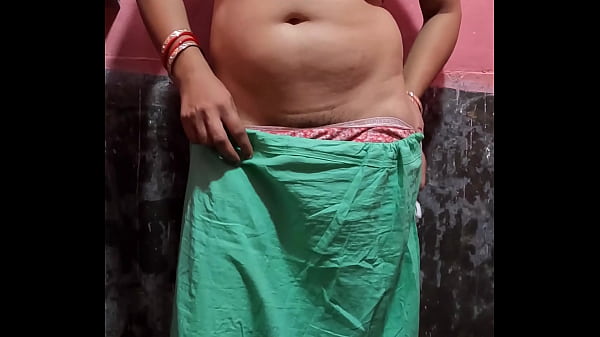Desi Wife Spreading Her Legs And Shaving Her Wet, Ready Pussy