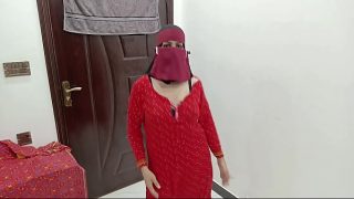 Desi Pakistani Hot Housewife Strips Down For A Naughty Dance
