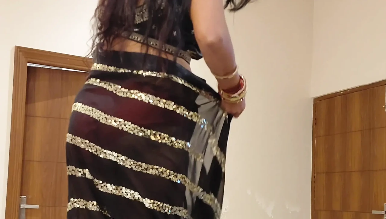 Beautiful Indian Women Pissed On Dick