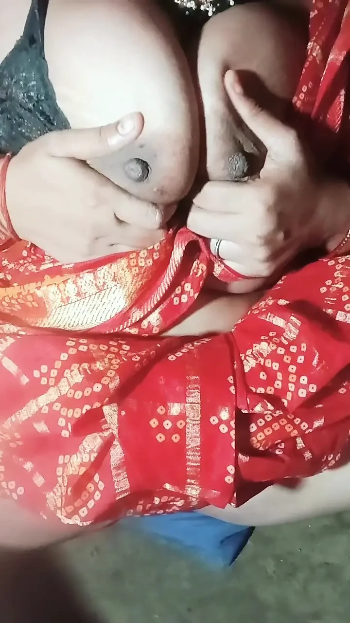 Gaavn Ki Bhabhi Ki Jism Ki Garmi