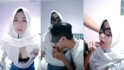 Jeslyn Cantik Jilbab Sma Mulus Digoyang Pacar Sampai Basah Live