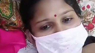 Laad Bazar Aunty Strips Down For A Hot, Naked Show Of Her Big, Juicy Boobs
