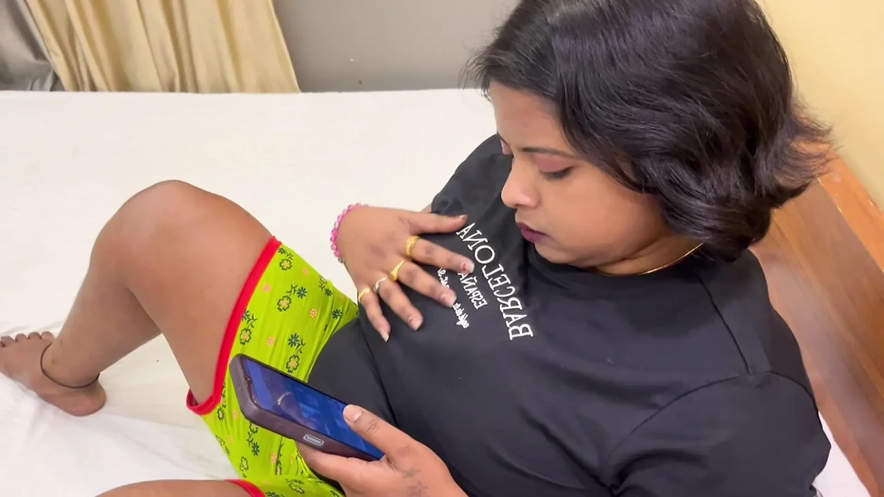 Sauteli Maa Ko Phone Me Ganda Video Dikha Ke Choda